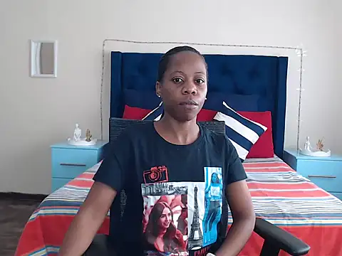 Snapshot of QUEENMANDYY chatting on 03-24-26, 06:29 QUEENMANDYY online show from 03-24-26, 06:29