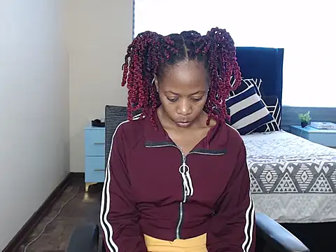 QUEENMANDYY online show from 06-25-26, 06:18