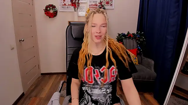  fiona Love online show from 01-12-26, 08:36