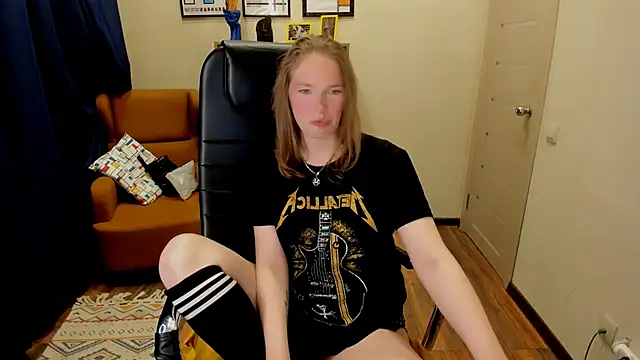  fiona Love online show from 05-16-26, 07:45