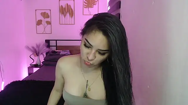 Snapshot of TS_QueenMistress chatting on 03-04-25, 06:04 TS QueenMistress online show from 03-04-25, 06:04
