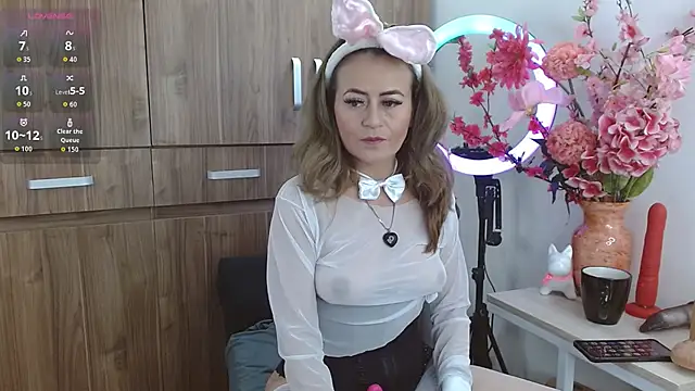 magenta maturr online show from 10-31-25, 08:32