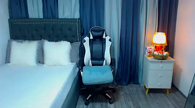 cyberanita online show from 12-30-24, 05:34