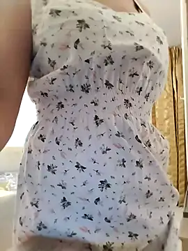 baby sweet girl  online show from 01-02-25, 10:44