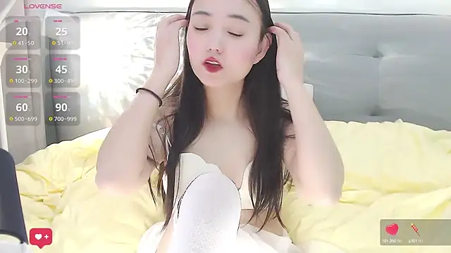 Snapshot of Anne-Sweet chatting on 01-25-25, 01:43 Anne-Sweet online show from 01-25-25, 01:43