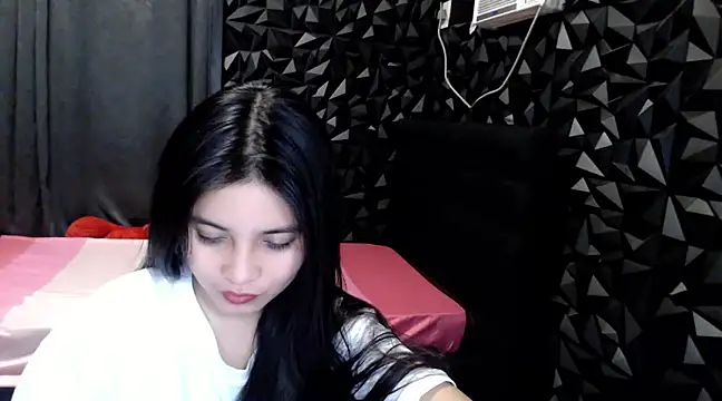 Snapshot of _Bellatrixy_ chatting on 01-05-25, 07:07 Bellatrixy online show from 01-05-25, 07:07