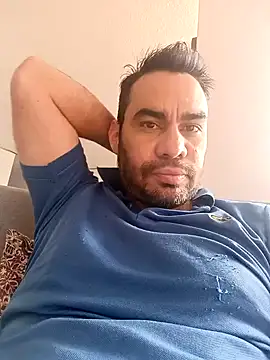 Snapshot of javiermarval83 chatting on 02-01-25, 02:45 javiermarval83 online show from 02-01-25, 02:45