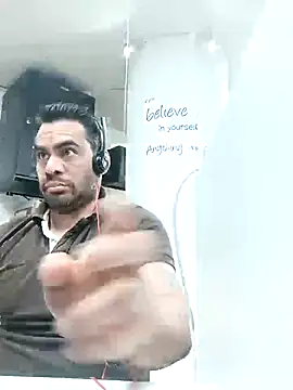 Snapshot of javiermarval83 chatting on 03-11-25, 06:08 javiermarval83 online show from 03-11-25, 06:08