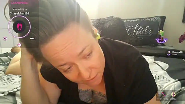 julimonroe online show from 10-17-25, 03:03