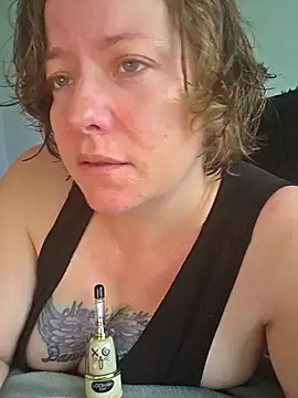 julimonroe online show from 05-04-26, 02:02