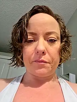 julimonroe online show from 05-05-26, 02:14