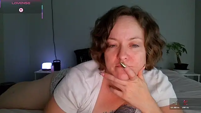 julimonroe online show from 05-07-26, 04:40