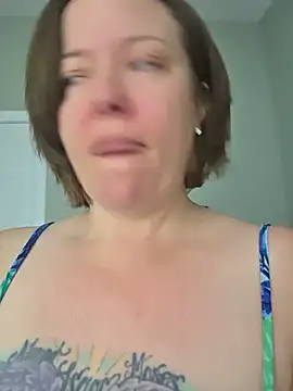 julimonroe online show from 06-12-26, 09:41