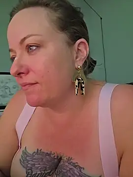 julimonroe online show from 06-19-26, 04:17