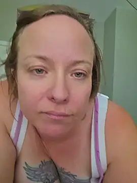 julimonroe online show from 08-08-26, 08:55