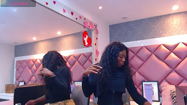 Snapshot of DanielaDuff chatting on 10-21-25, 07:47 DanielaDuff online show from 10-21-25, 07:47