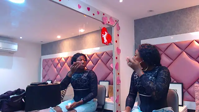 Snapshot of DanielaDuff chatting on 11-09-25, 07:56 DanielaDuff online show from 11-09-25, 07:56