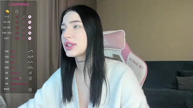 JenniferQueen11 online show from 12-10-24, 08:19