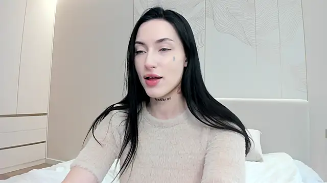 JenniferQueen11 online show from 11-30-25, 08:40