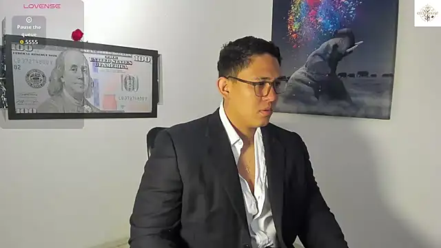 Snapshot of Colton_Massif chatting on 10-18-25, 04:15 Colton Massif online show from 10-18-25, 04:15