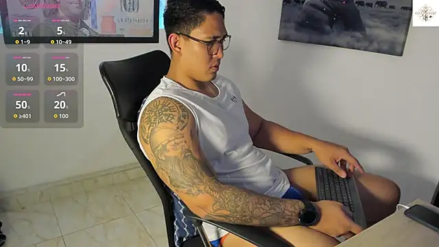 Snapshot of Colton_Massif chatting on 10-22-25, 08:52 Colton Massif online show from 10-22-25, 08:52