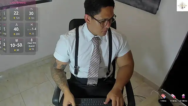 Snapshot of Colton_Massif chatting on 11-02-25, 07:05 Colton Massif online show from 11-02-25, 07:05