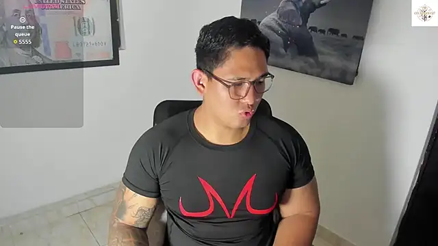 Snapshot of Colton_Massif chatting on 11-04-25, 01:59 Colton Massif online show from 11-04-25, 01:59