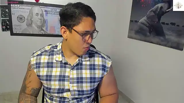 Snapshot of Colton_Massif chatting on 11-13-25, 11:47 Colton Massif online show from 11-13-25, 11:47