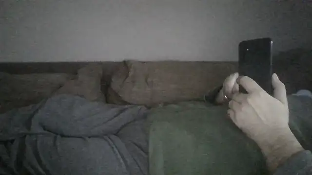 Snapshot of Anderrust chatting on 11-16-25, 12:11 Anderrust online show from 11-16-25, 12:11