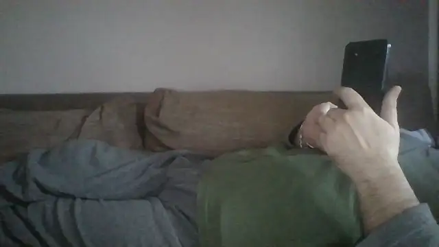 Snapshot of Anderrust chatting on 01-17-26, 08:41 Anderrust online show from 01-17-26, 08:41