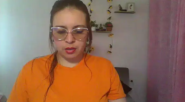 Snapshot of lorenitabella chatting on 02-13-25, 07:31 lorenitabella online show from 02-13-25, 07:31