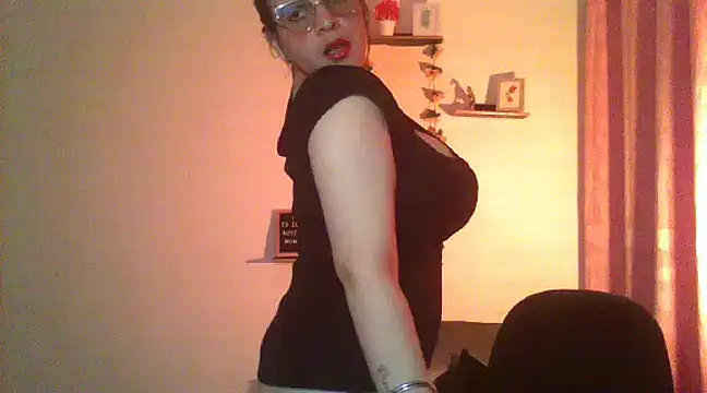Snapshot of lorenitabella chatting on 02-23-25, 02:18 lorenitabella online show from 02-23-25, 02:18