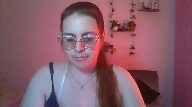 Snapshot of lorenitabella chatting on 03-08-25, 12:22 lorenitabella online show from 03-08-25, 12:22