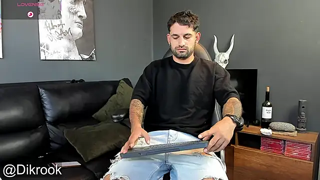 Snapshot of Davevilboy chatting on 01-30-25, 12:27 Davevilboy online show from 01-30-25, 12:27