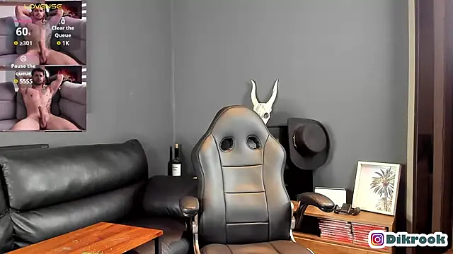 Snapshot of Davevilboy chatting on 03-04-25, 09:51 Davevilboy online show from 03-04-25, 09:51