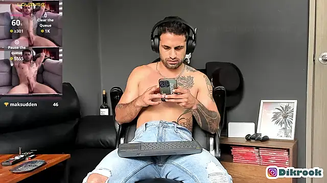 Snapshot of Davevilboy chatting on 03-07-25, 03:07 Davevilboy online show from 03-07-25, 03:07