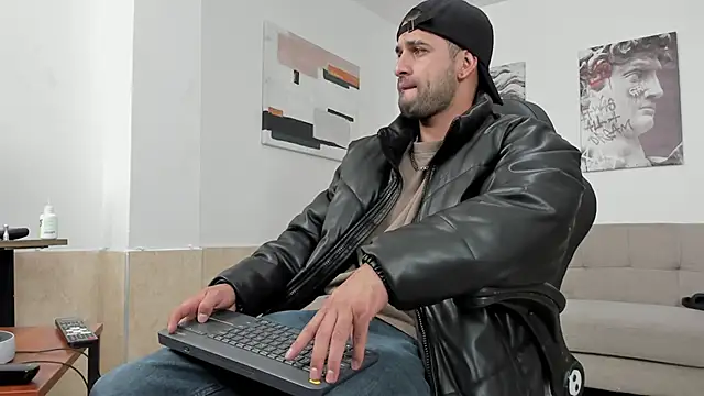 Snapshot of Davevilboy chatting on 09-22-25, 12:40 Davevilboy online show from 09-22-25, 12:40