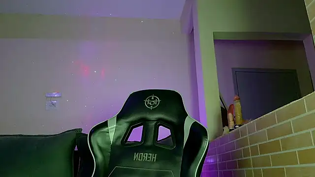 Snapshot of isa_hotwifee chatting on 10-26-25, 06:47 isa hotwifee online show from 10-26-25, 06:47