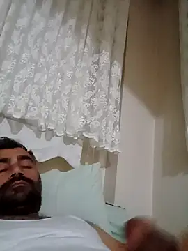 Snapshot of kevgir08 chatting on 10-25-25, 10:37 kevgir08 online show from 10-25-25, 10:37