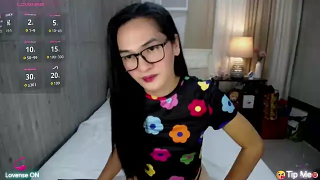 Snapshot of xAsianSweetHeart chatting on 04-12-26, 11:43 xAsianSweetHeart online show from 04-12-26, 11:43