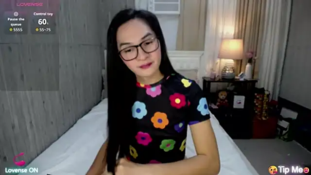 Snapshot of xAsianSweetHeart chatting on 04-17-26, 11:19 xAsianSweetHeart online show from 04-17-26, 11:19