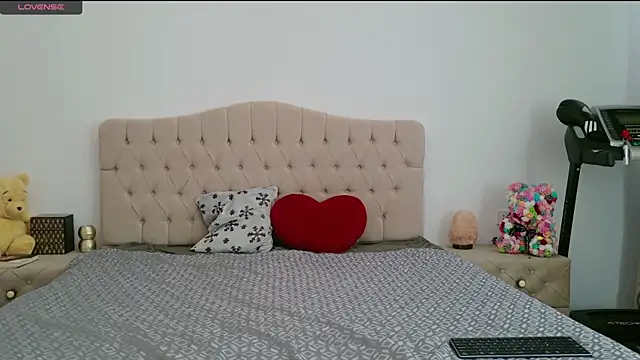 Snapshot of Annyfit4you chatting on 02-12-25, 01:16 Annyfit4you online show from 02-12-25, 01:16
