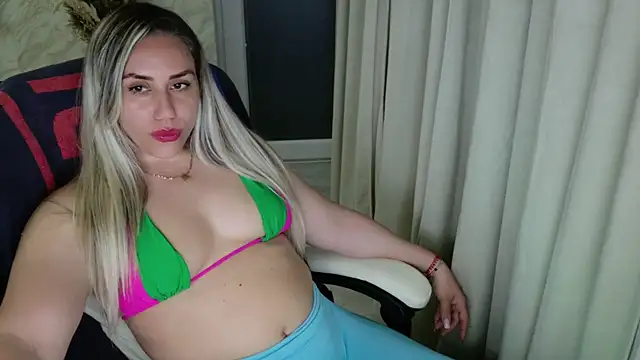 Snapshot of Annyfit4you chatting on 03-14-25, 10:16 Annyfit4you online show from 03-14-25, 10:16