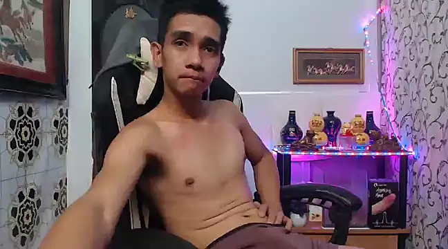 Snapshot of asianmaster27 chatting on 12-26-24, 12:36 asianmaster27 online show from 12-26-24, 12:36
