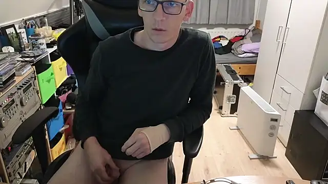 sexmenlion online show from 10-12-25, 08:52