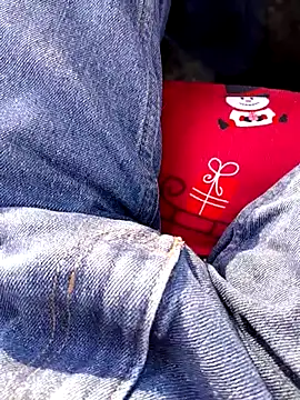 Snapshot of feet_toes chatting on 02-20-25, 01:19 feet toes online show from 02-20-25, 01:19