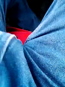 Snapshot of feet_toes chatting on 02-21-25, 03:54 feet toes online show from 02-21-25, 03:54