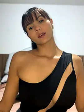 ameliayourfav1 online show from 10-04-25, 02:09