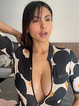 ameliayourfav1 online show from 02-12-26, 03:29