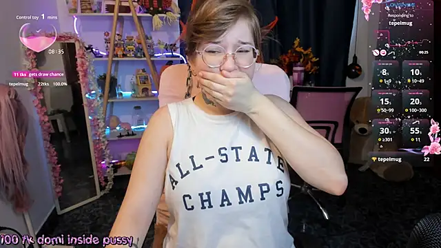 HunnyyLove online show from 10-26-25, 01:39